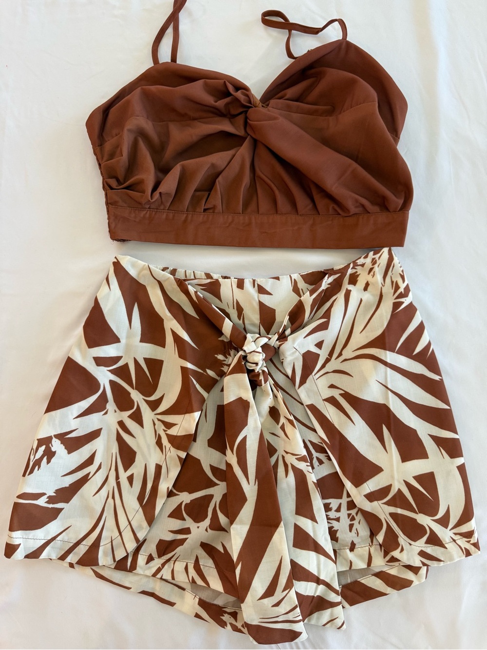 CHICWAYS Tropical Palm Two-Piece Twist Front Crop Top and Shorts Set - Size M